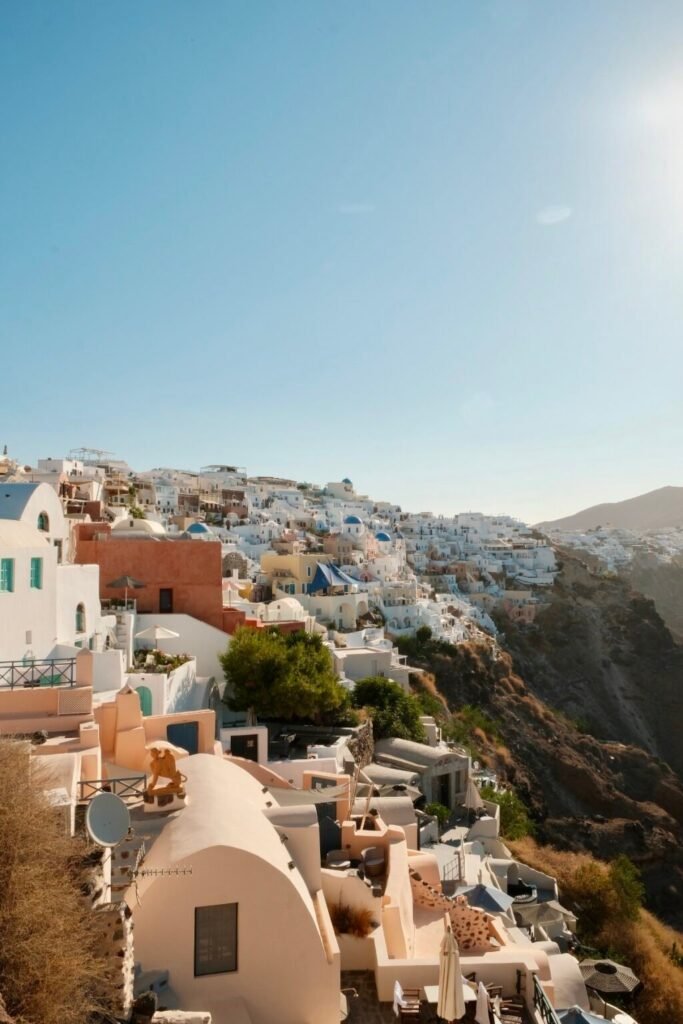 Fotografía de hospitality al atardecer en Santorini — Notos Studio