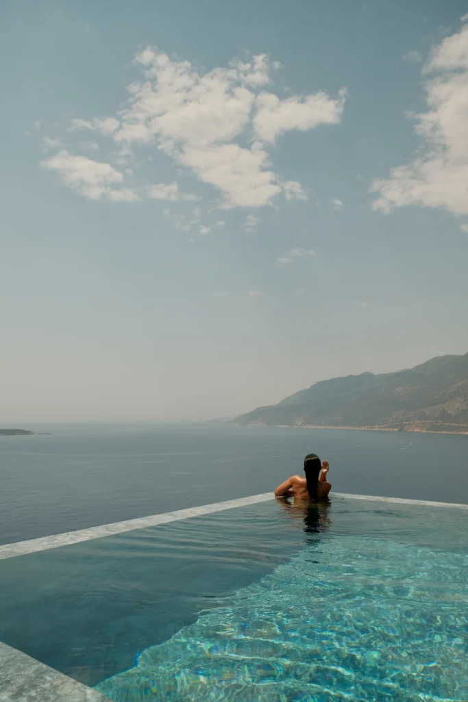 Lyxos Hotel, Kaş: piscina infinita sobre el mar